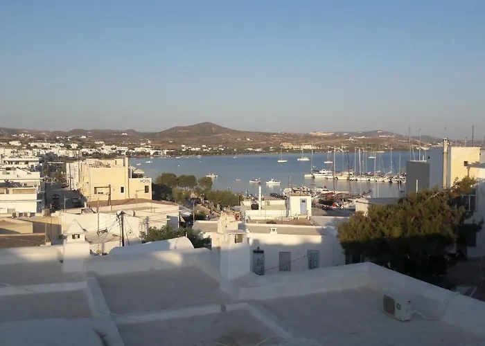 Celia Casa de Férias Adamantas (Milos)